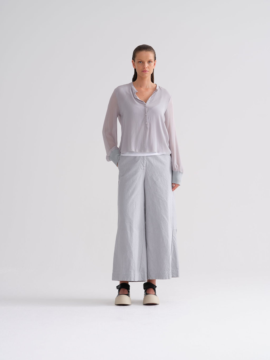 Long - Sleeved Buttoned Lounge Top