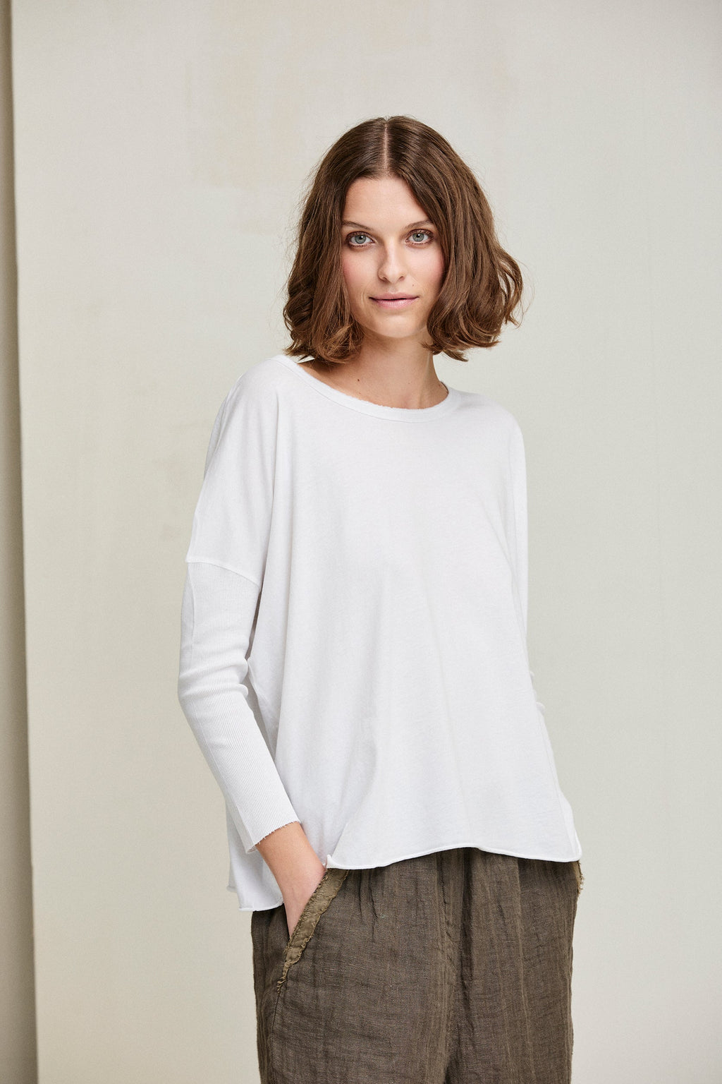 Loose-Fit White Long-Sleeve T-Shirt