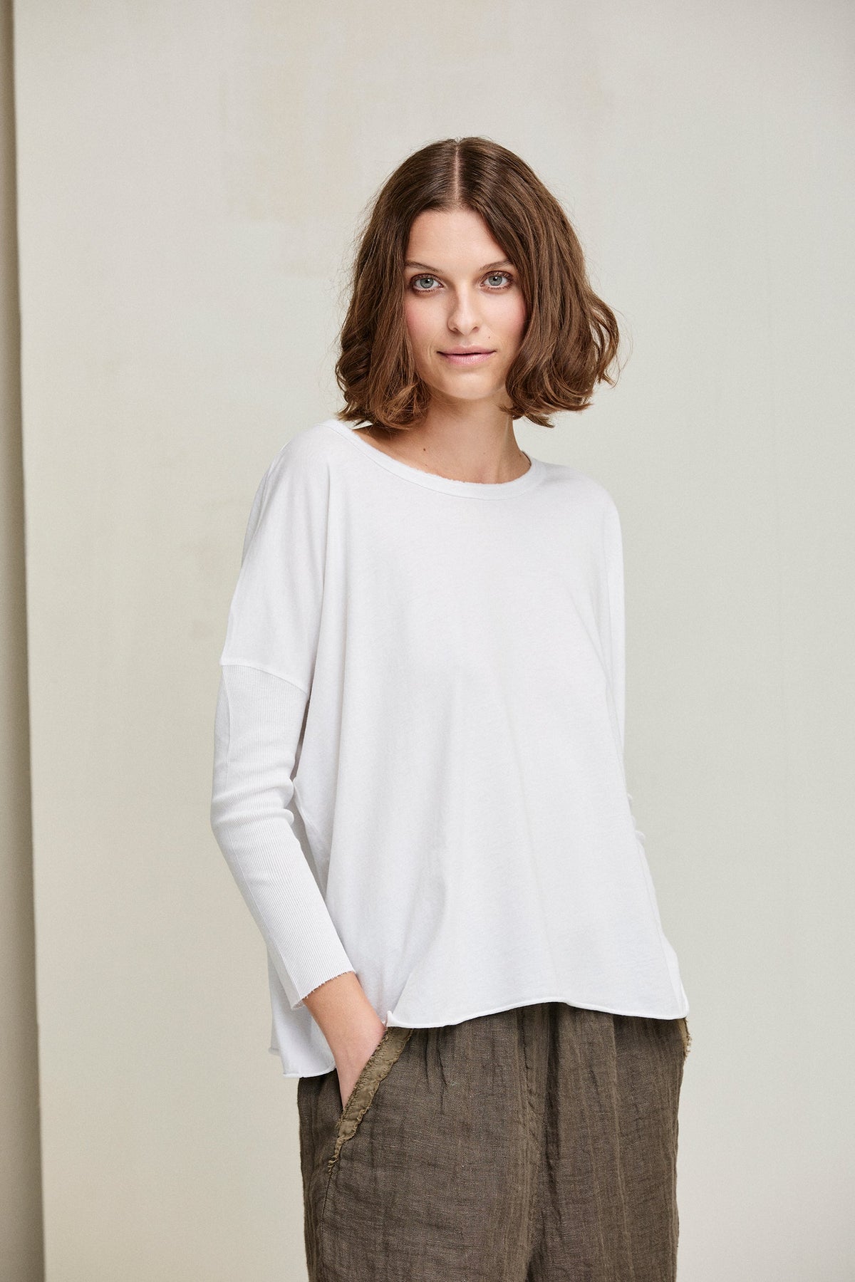Loose-Fit White Long-Sleeve T-Shirt
