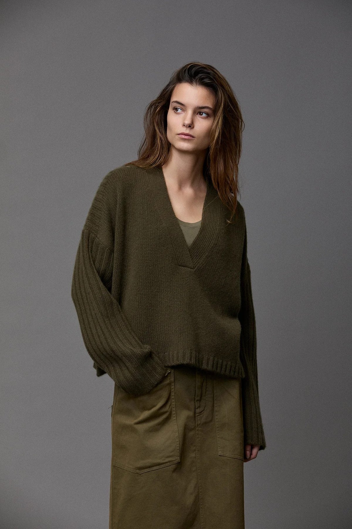 Loose Fit Olive Green V-neck Knit Sweater