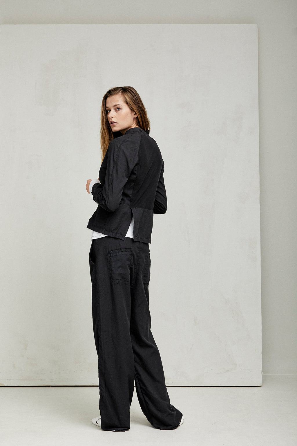 Casual Black Lightweight Jacket with Cool Cuffs