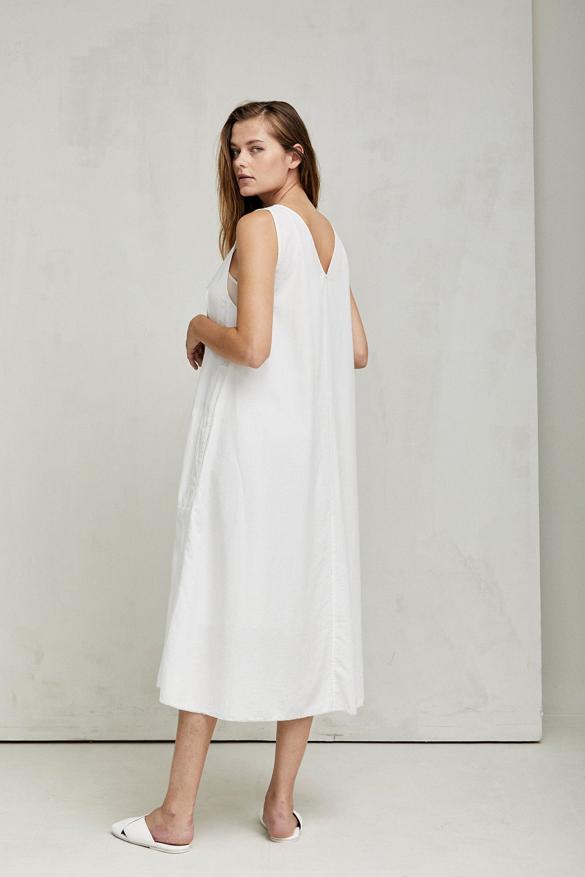 White Sleeveless Loose Maxi Dress