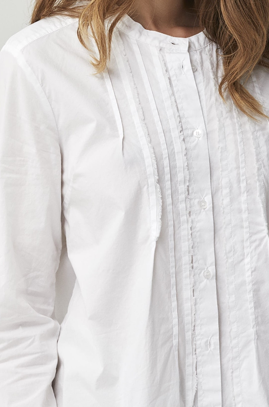 White Simple-Style Long-Sleeve Button-Up Shirt
