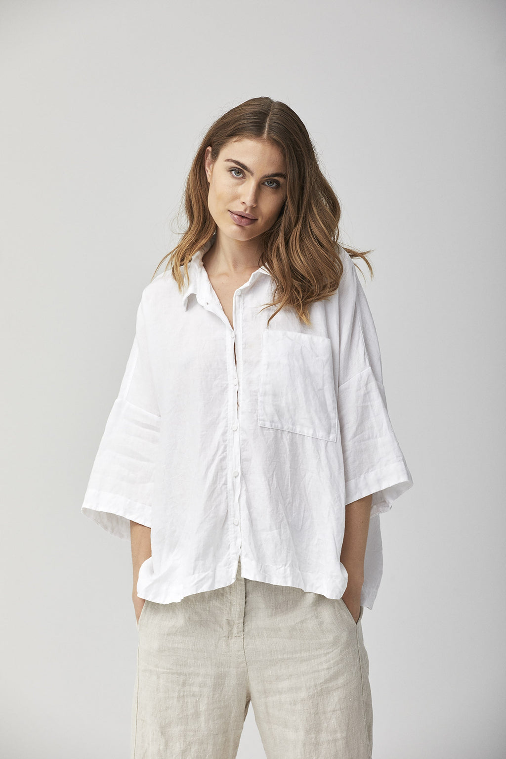 White Loose-Fit Sleeve Basic Shirt