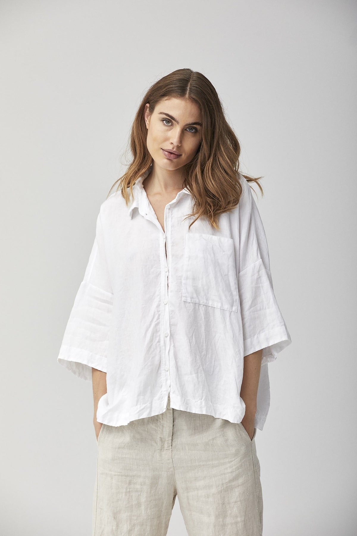 White Loose-Fit Sleeve Basic Shirt