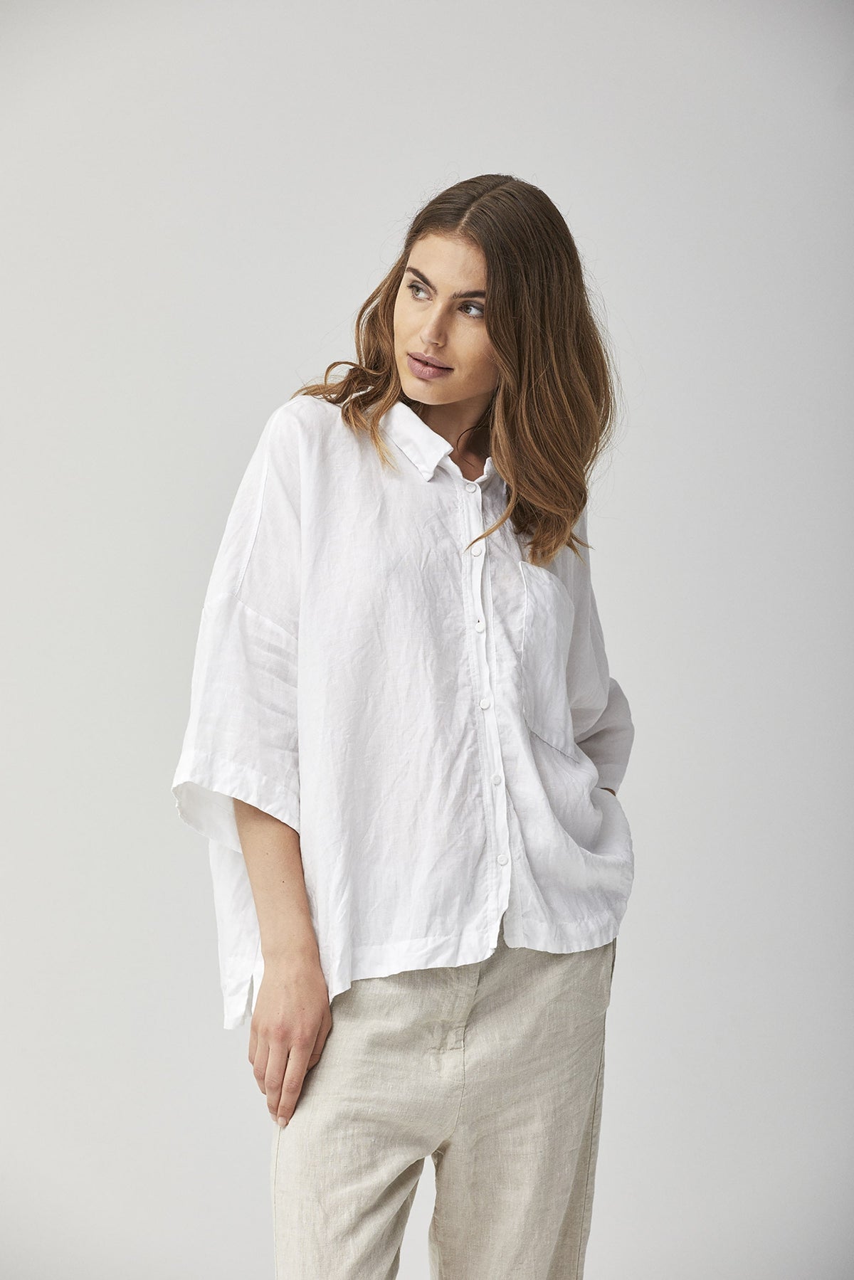 White Loose-Fit Sleeve Basic Shirt