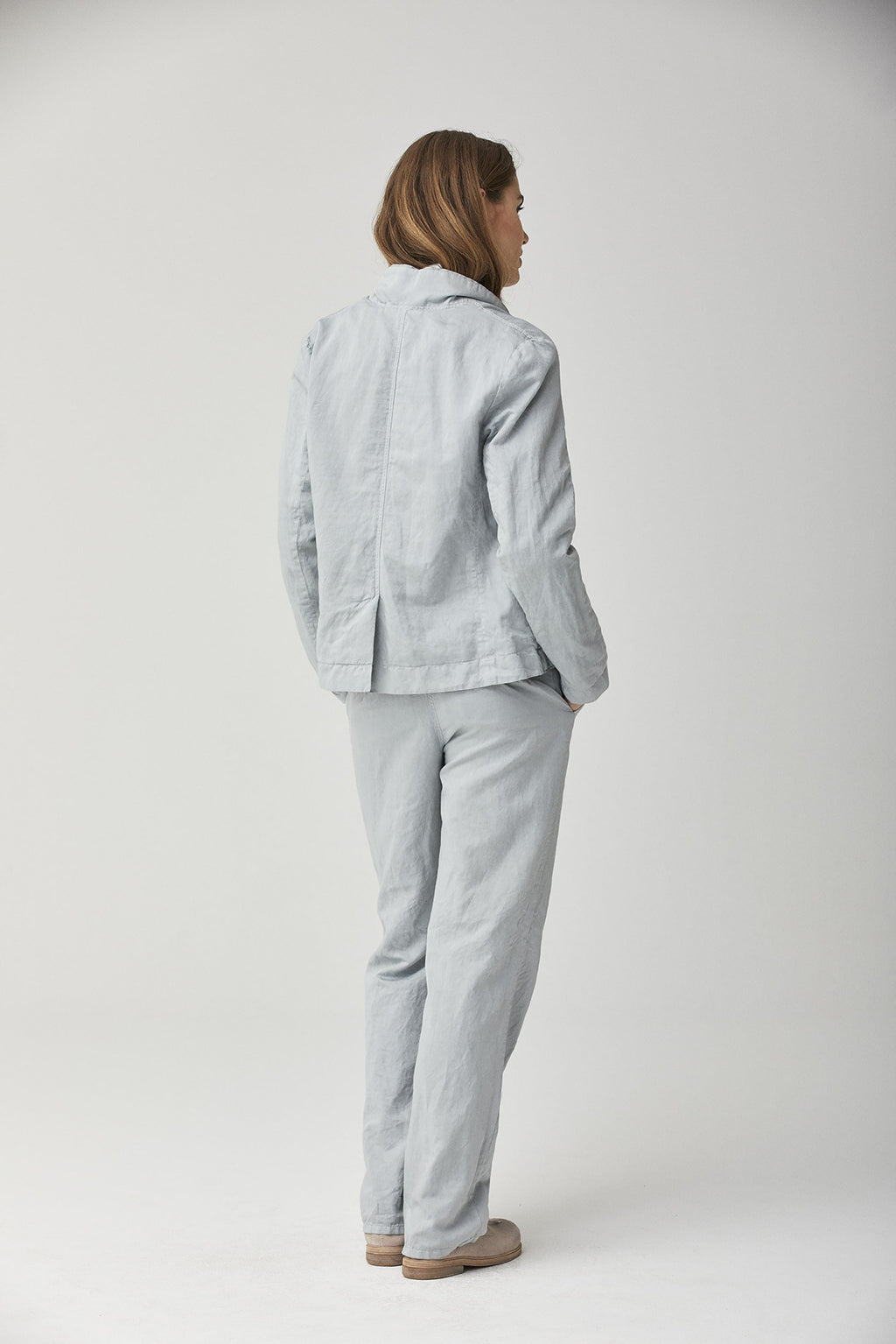 Loose-Fit Linen Long-Sleeve Shirt with Pockets