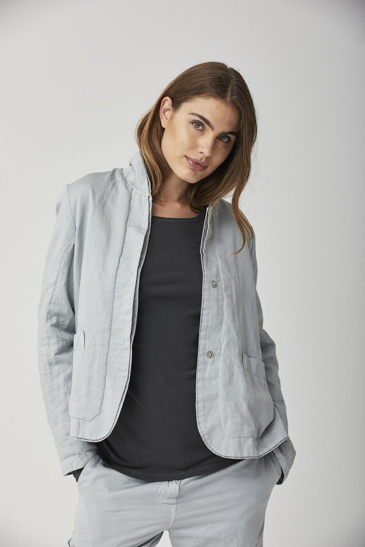 Loose-Fit Linen Long-Sleeve Shirt with Pockets