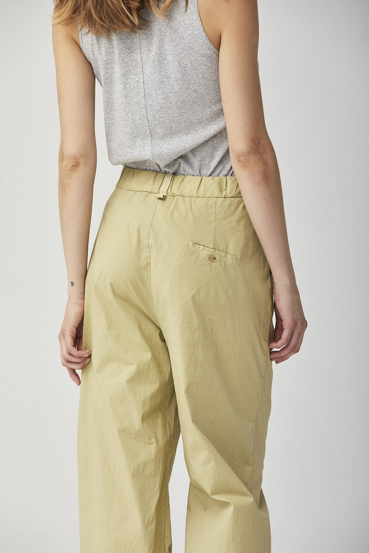 Casual & Versatile Sleeveless Tank Top