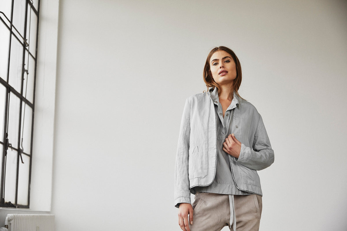 Loose-Fit Linen Long-Sleeve Shirt with Pockets