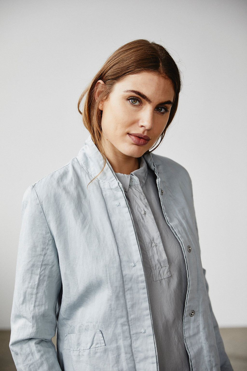 Loose-Fit Linen Long-Sleeve Shirt with Pockets