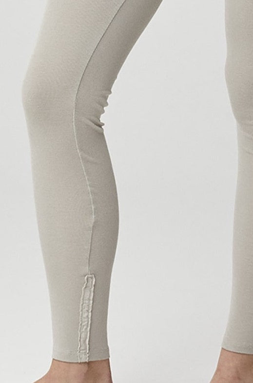 No Front Seam High-Waist Slimming 3/4 Pants