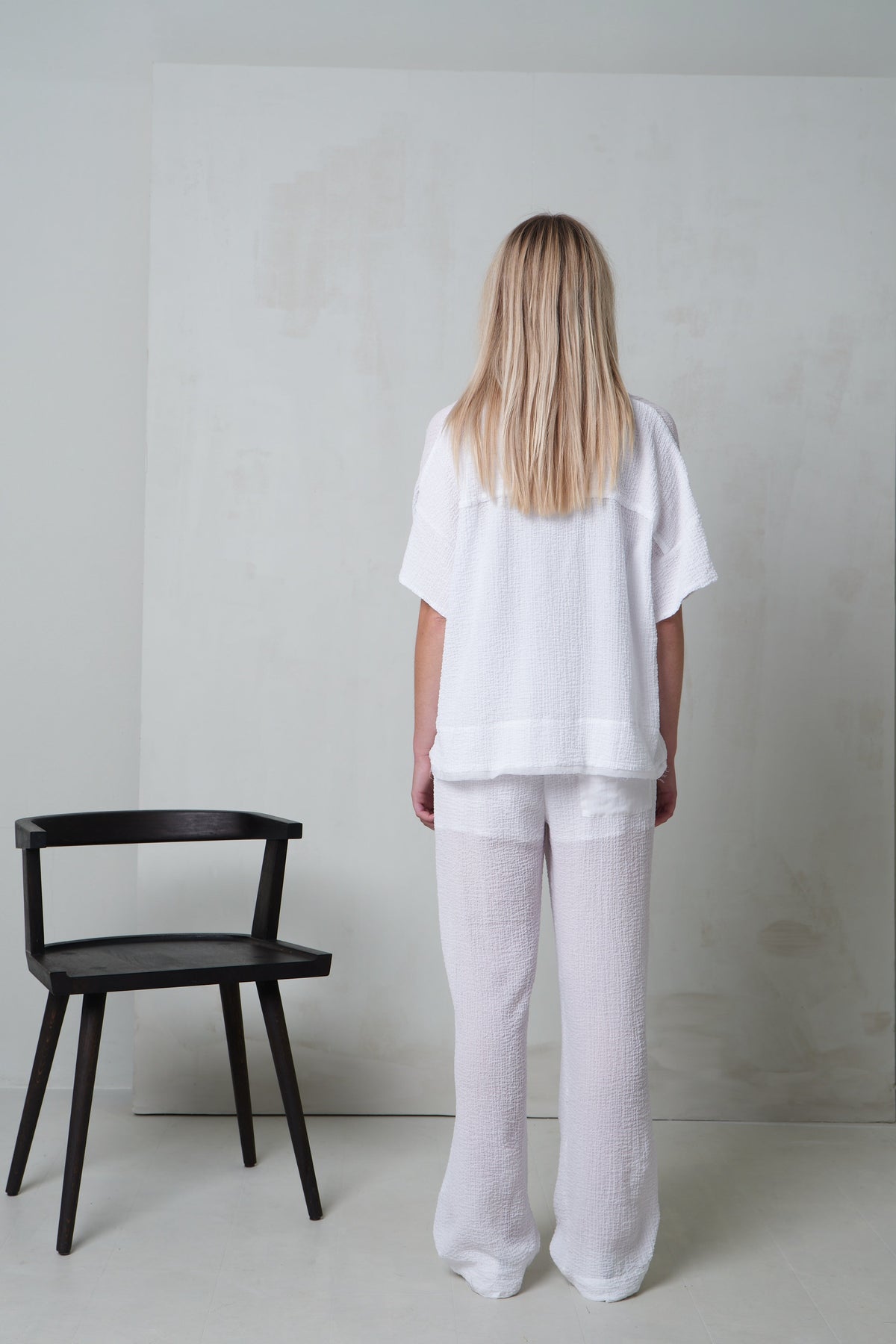 White Cotton-Like Loose-Fit Short-Sleeve Shirt