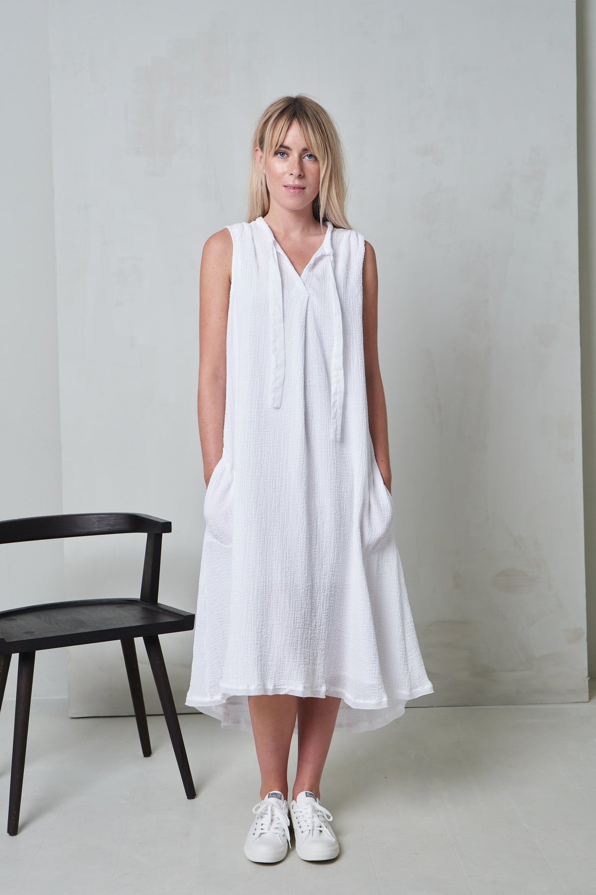 White Sleeveless Tie - Neck Loose - Fit Mid - Length Dress