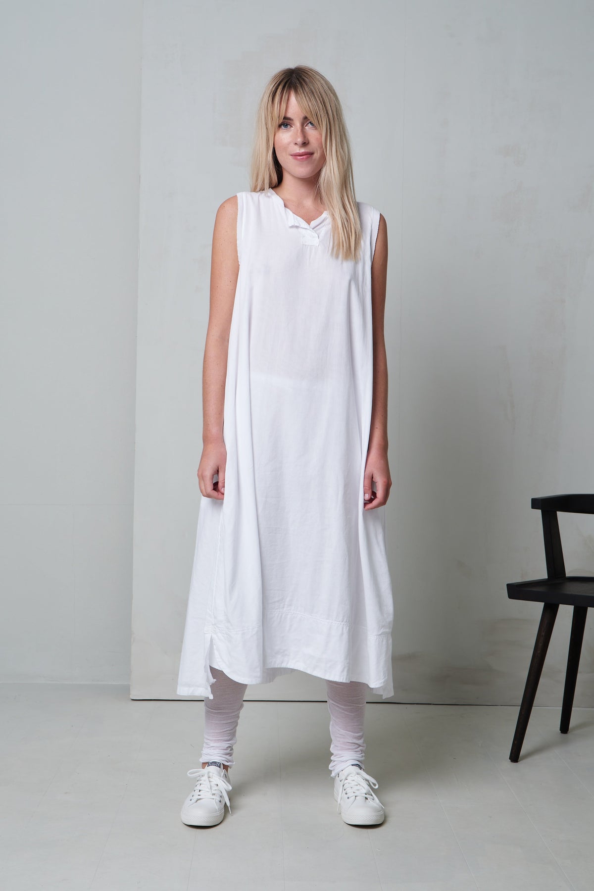 Simple White Sleeveless Tie-Neck Long Dress