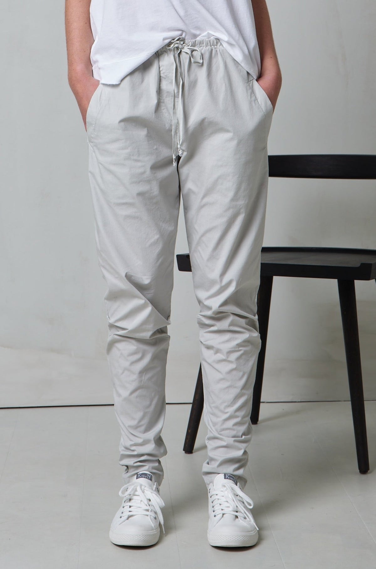 White Drawstring Cuffed Casual 3/4 Pants