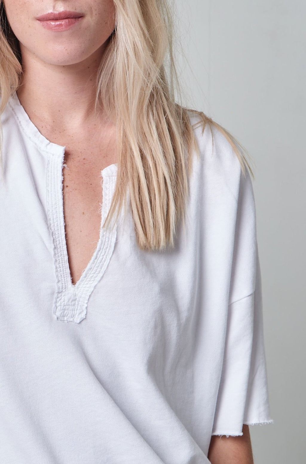 White V-neck Short-sleeve Buttoned Casual T-shirt