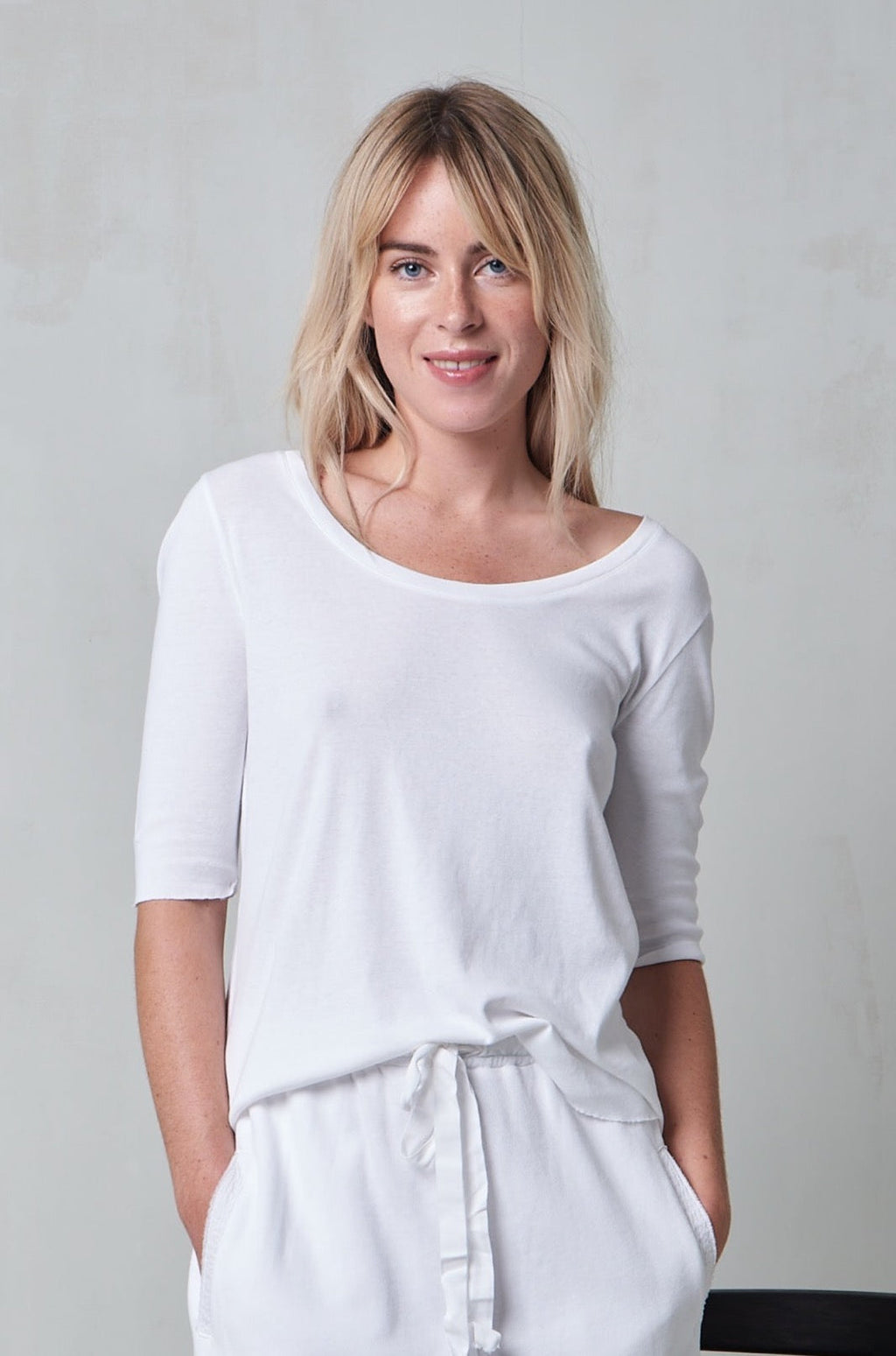 White Round Neck Sleeves Slim Fit Basic T-Shirt