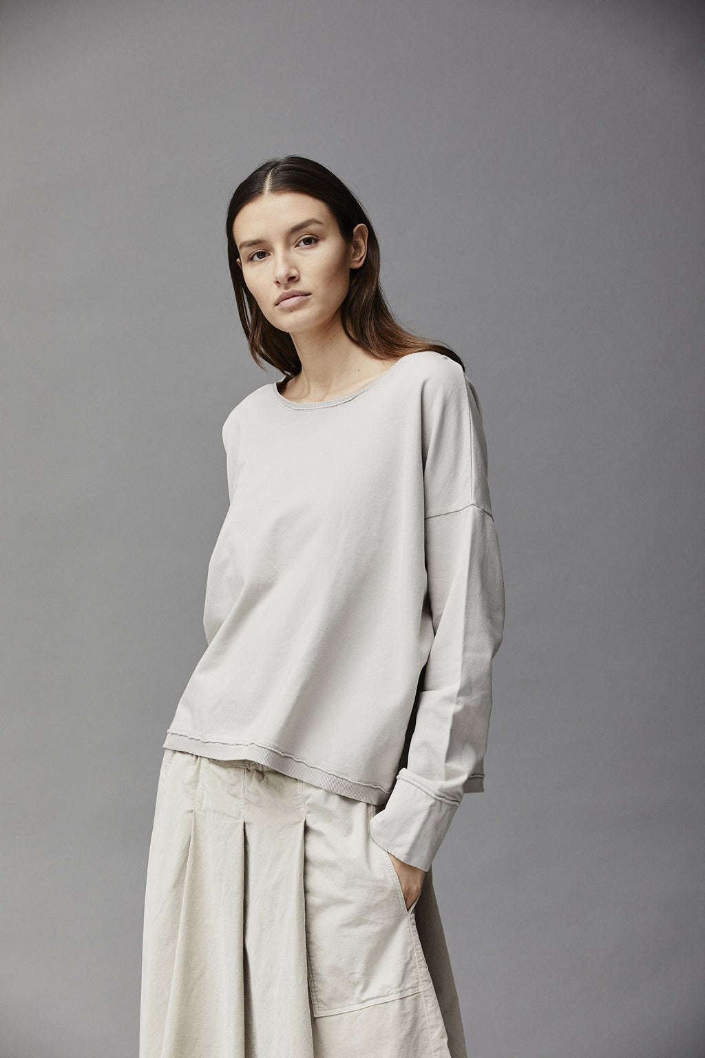 Soft Minimalist Style Round Neck Long - Sleeved Top