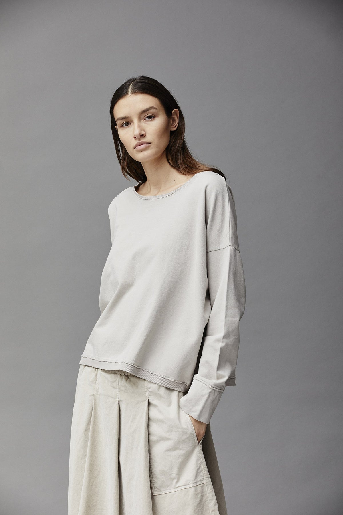 Soft Minimalist Style Round Neck Long - Sleeved Top