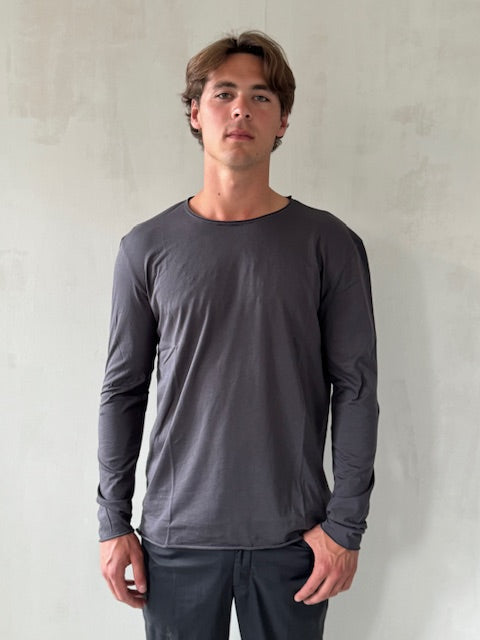 Comfortable Crew-Neck Long Sleeved T-Shirt
